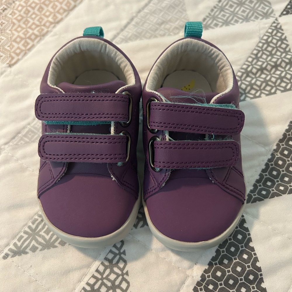 Ten little shoes